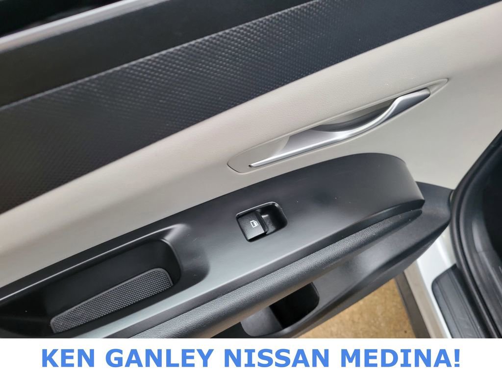 Used 2024 Hyundai Tucson SE image 39