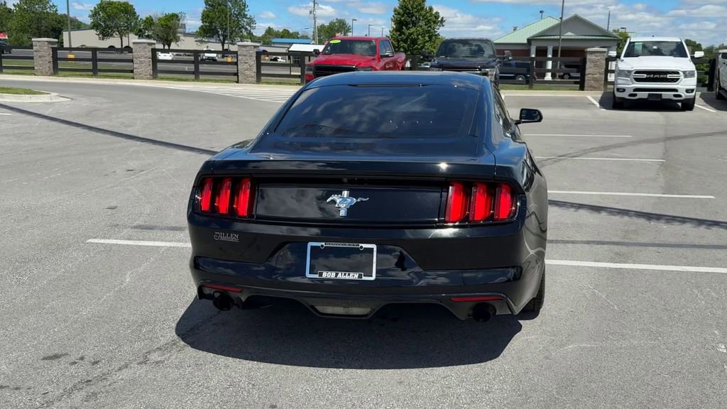 Used 2017 Ford Mustang Coupe RWD image 6