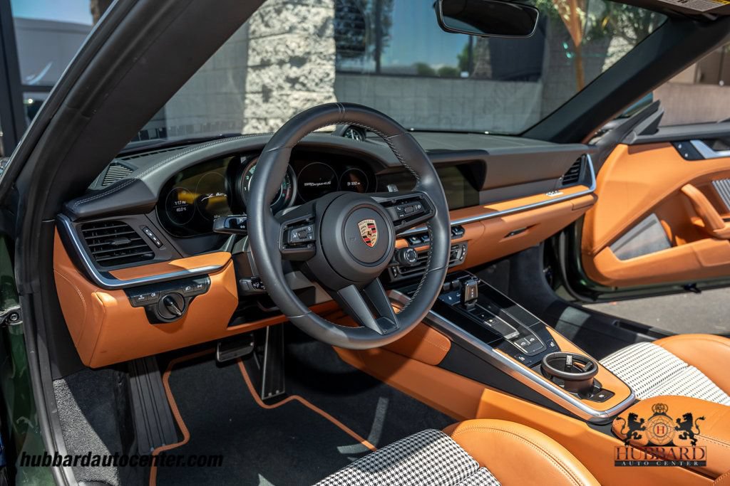 Used 2024 Porsche 911 AWD/4WD image 18