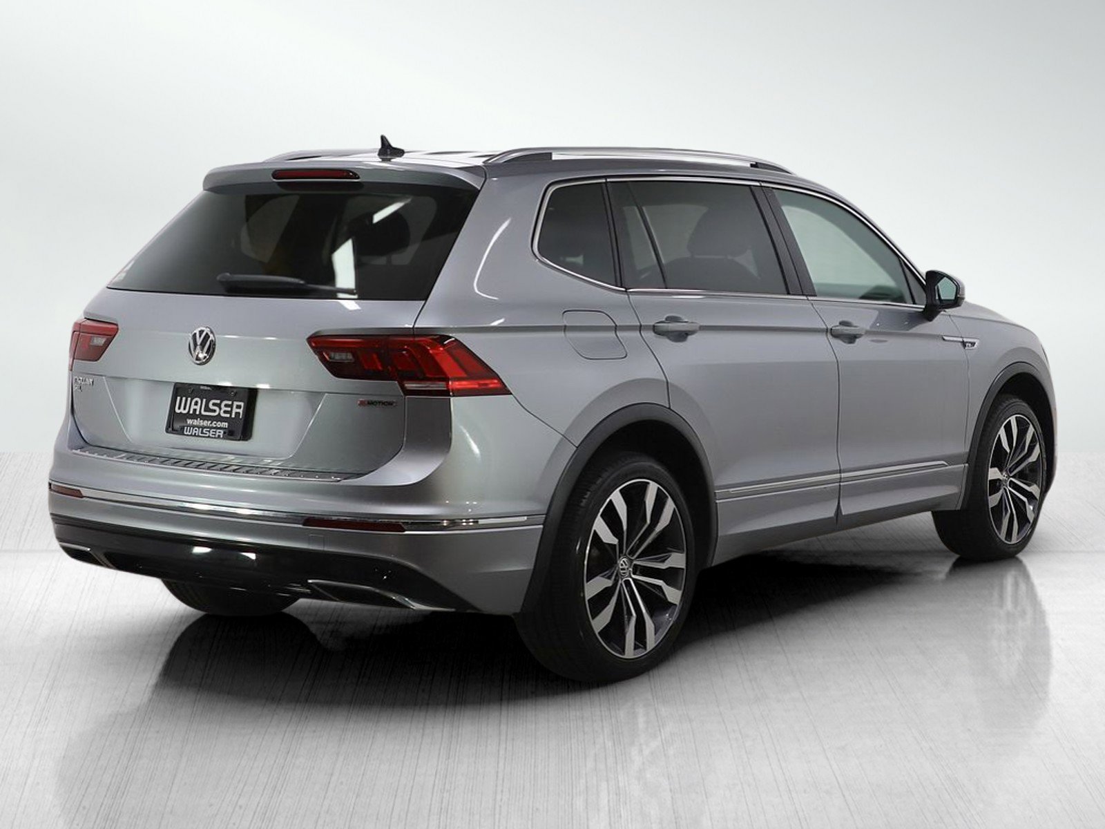 Used 2020 Volkswagen Tiguan SEL Premium R-Line w/ 3rd Row Seat Package image 5
