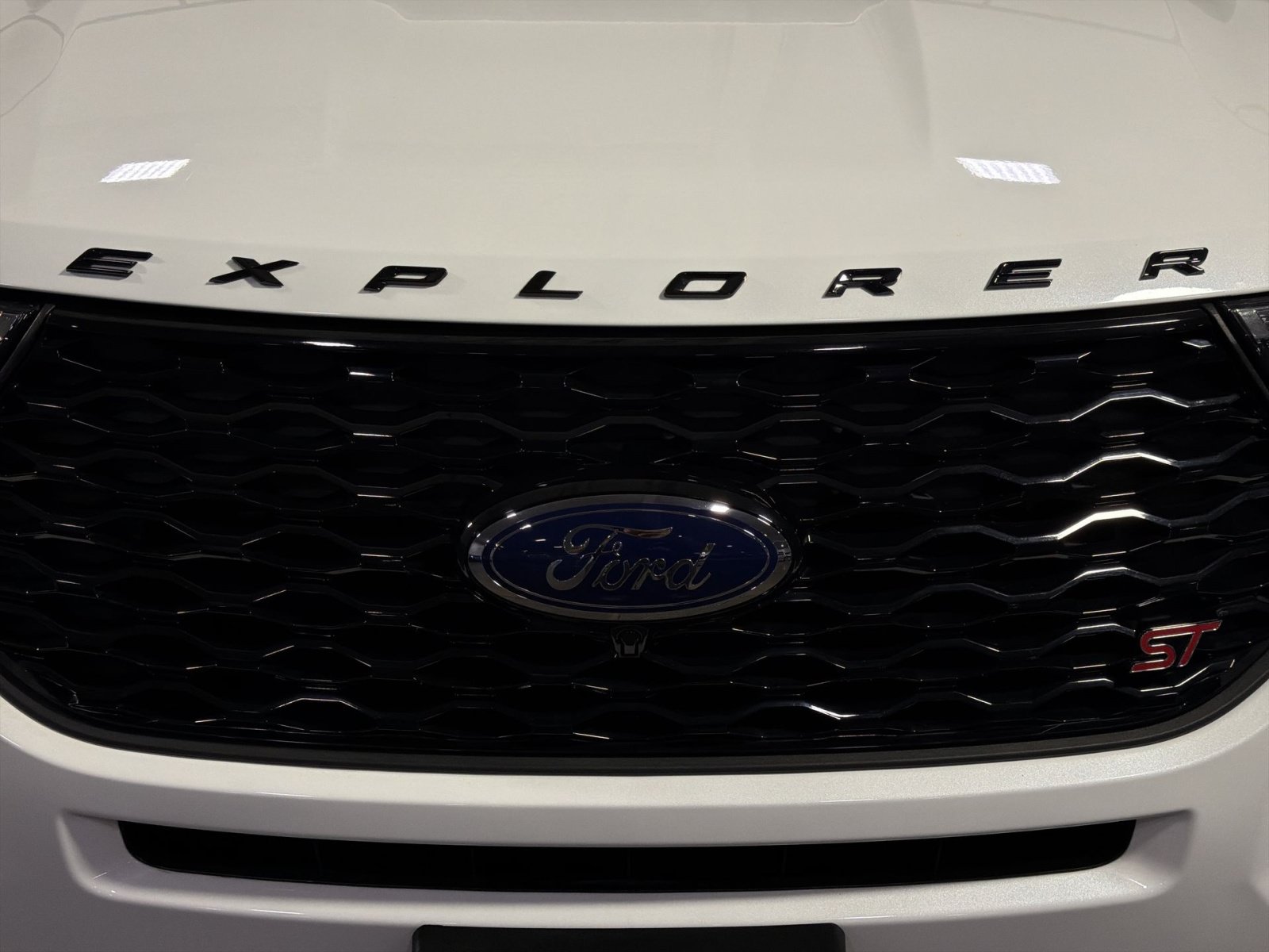 Used 2022 Ford Explorer ST AWD/4WD image 12