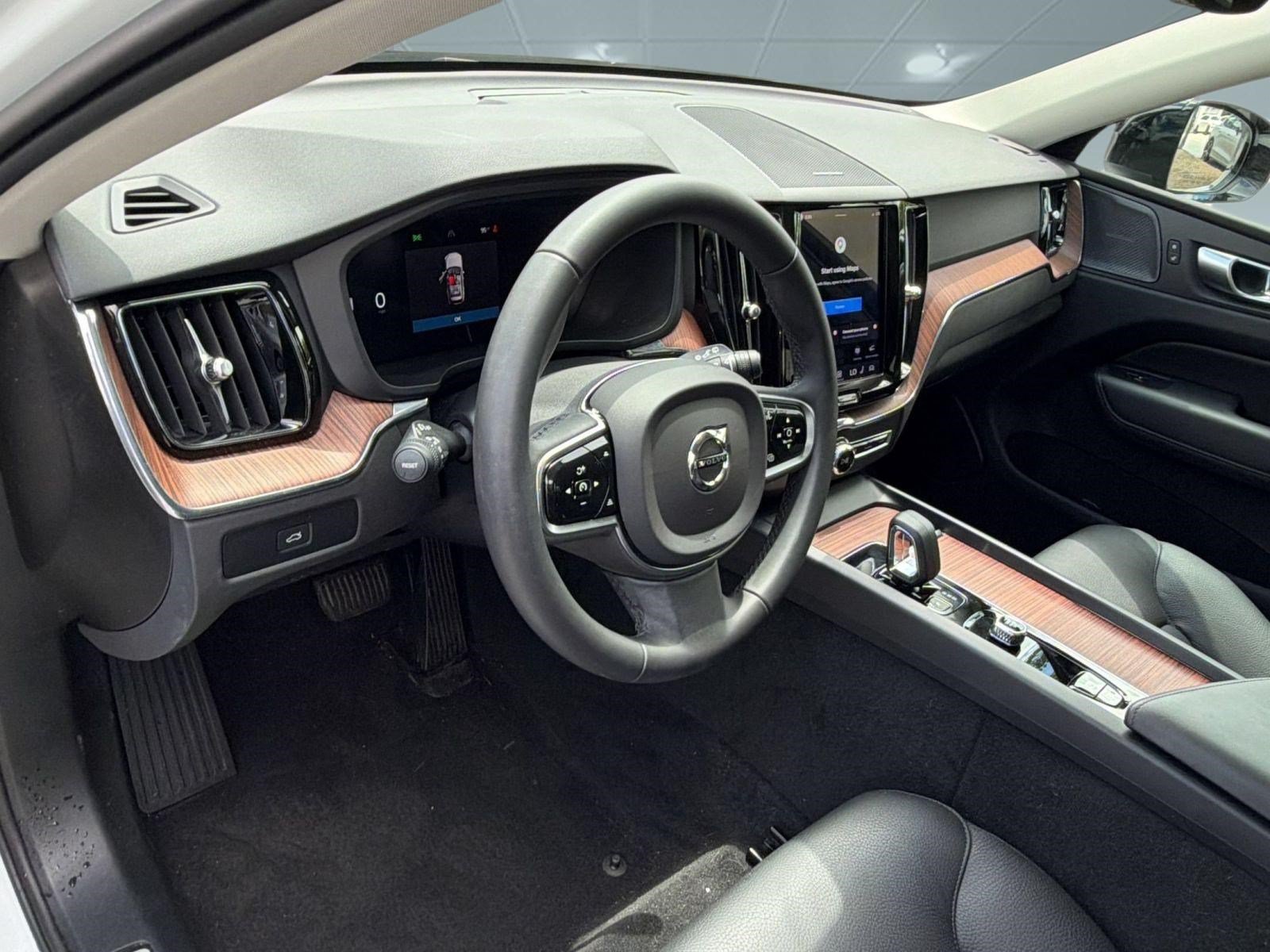 Certified 2024 Volvo XC60 B5 Plus w/ Protection Package Premier AWD/4WD image 4