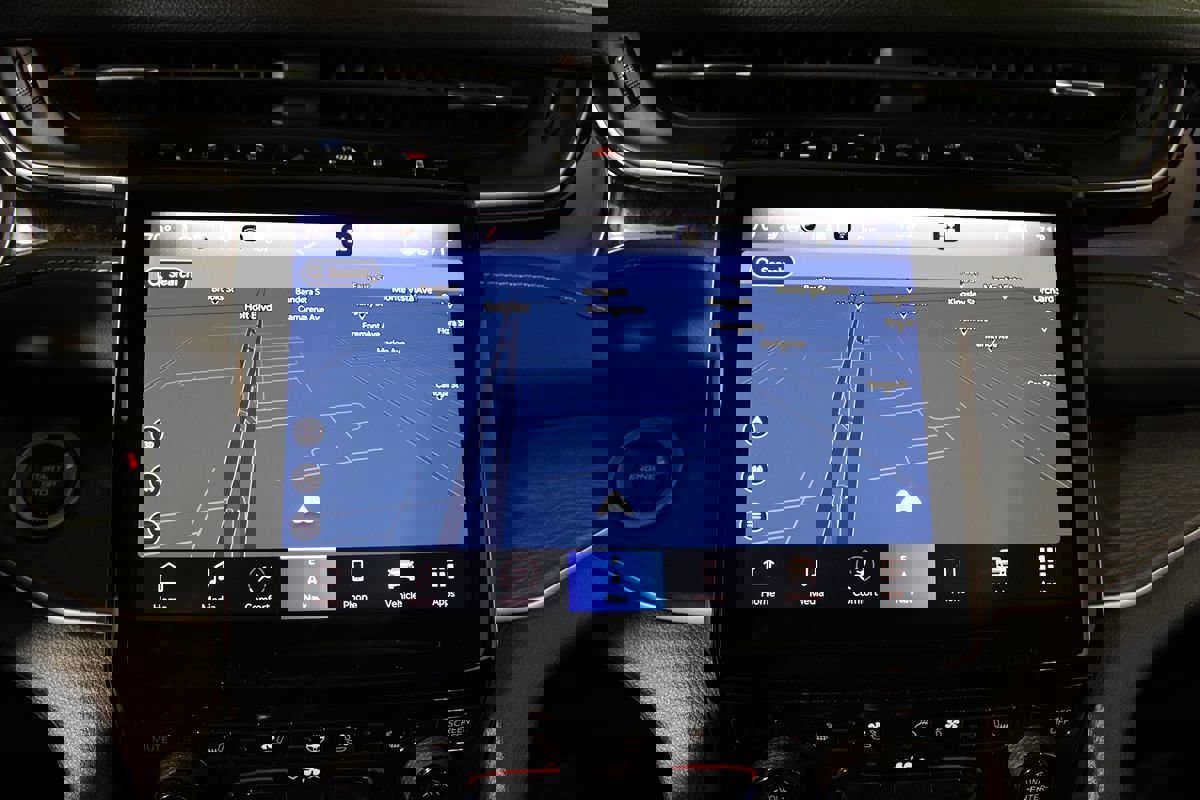 Used 2023 Jeep Grand Cherokee 30th Anniversary image 24