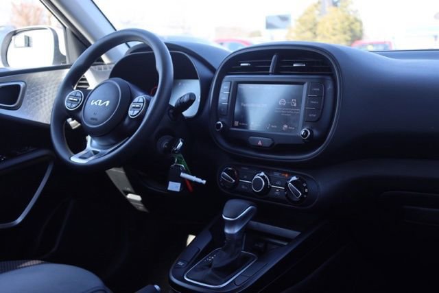 Used 2025 Kia Soul LX image 33