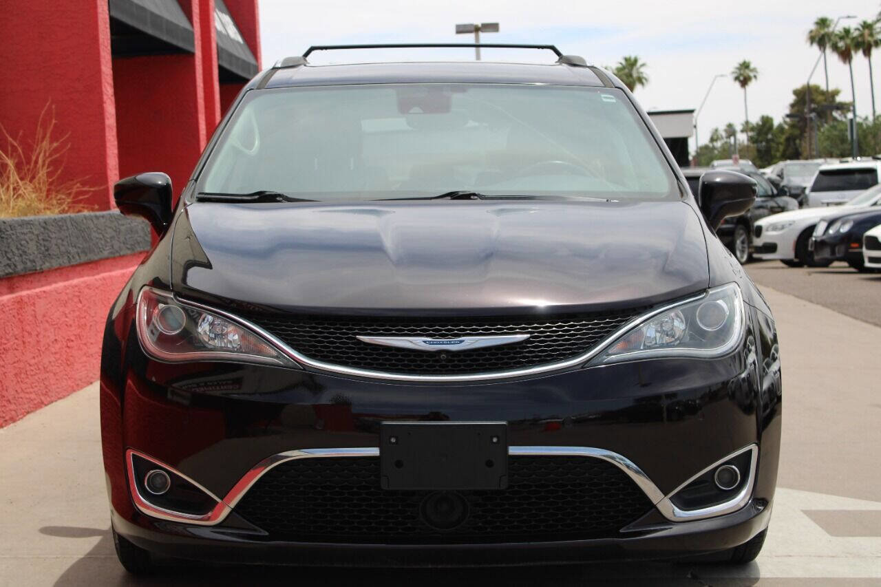 Used 2017 Chrysler Pacifica Touring-L Plus w/ Advanced Safetytec Group FWD image 3