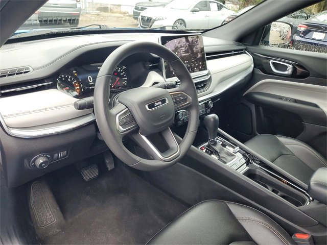 Used 2024 Jeep Compass Limited image 13