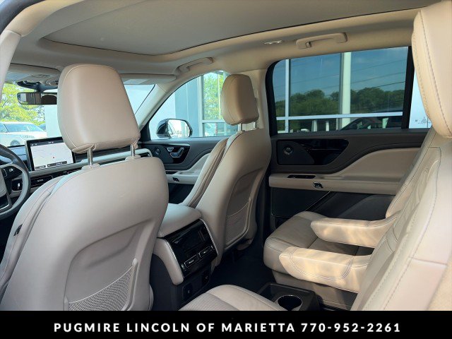 Used 2023 Lincoln Aviator Reserve w/ Equipment Group 201A RWD image 4