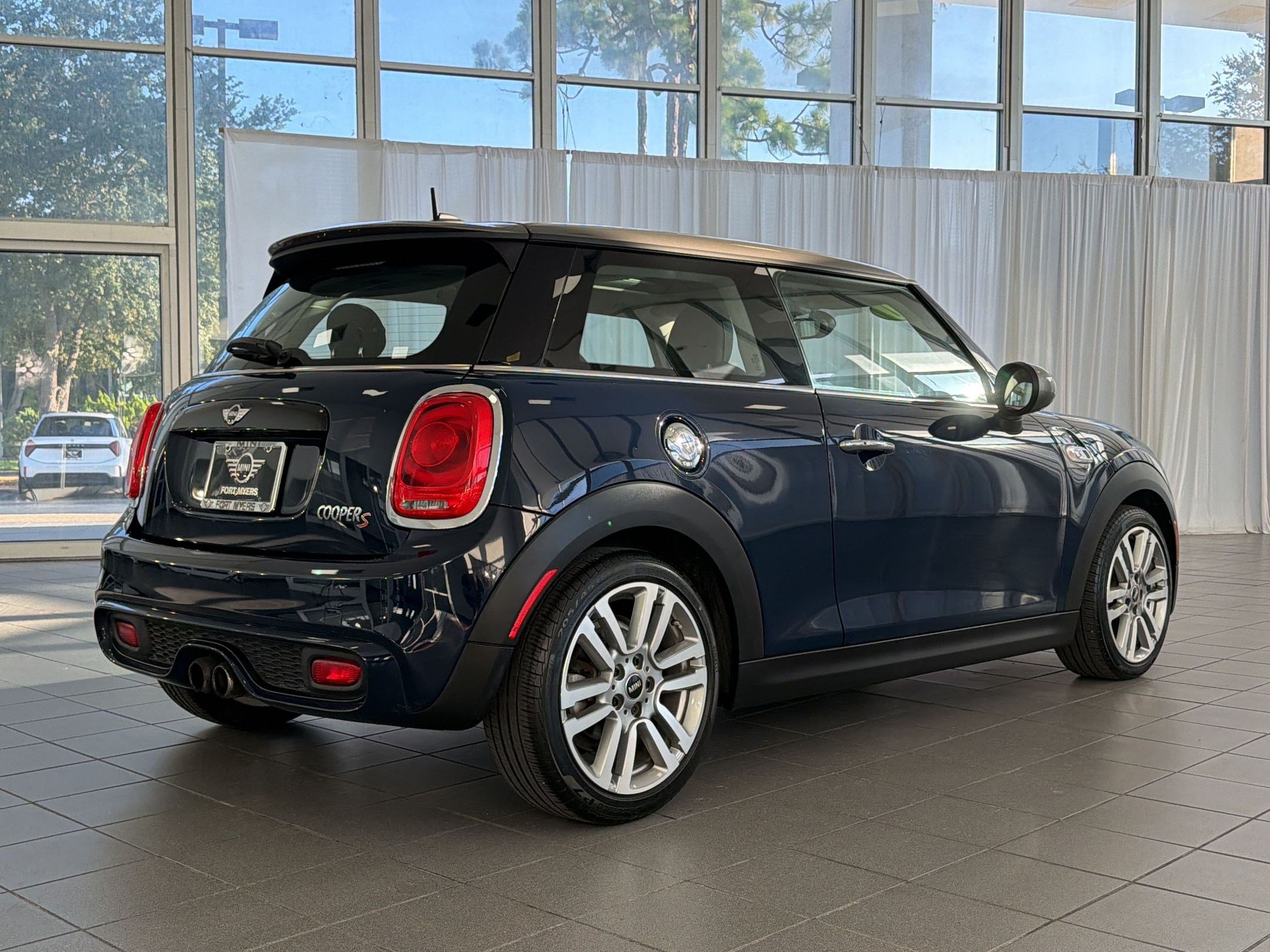 Used 2017 MINI Cooper S FWD image 9