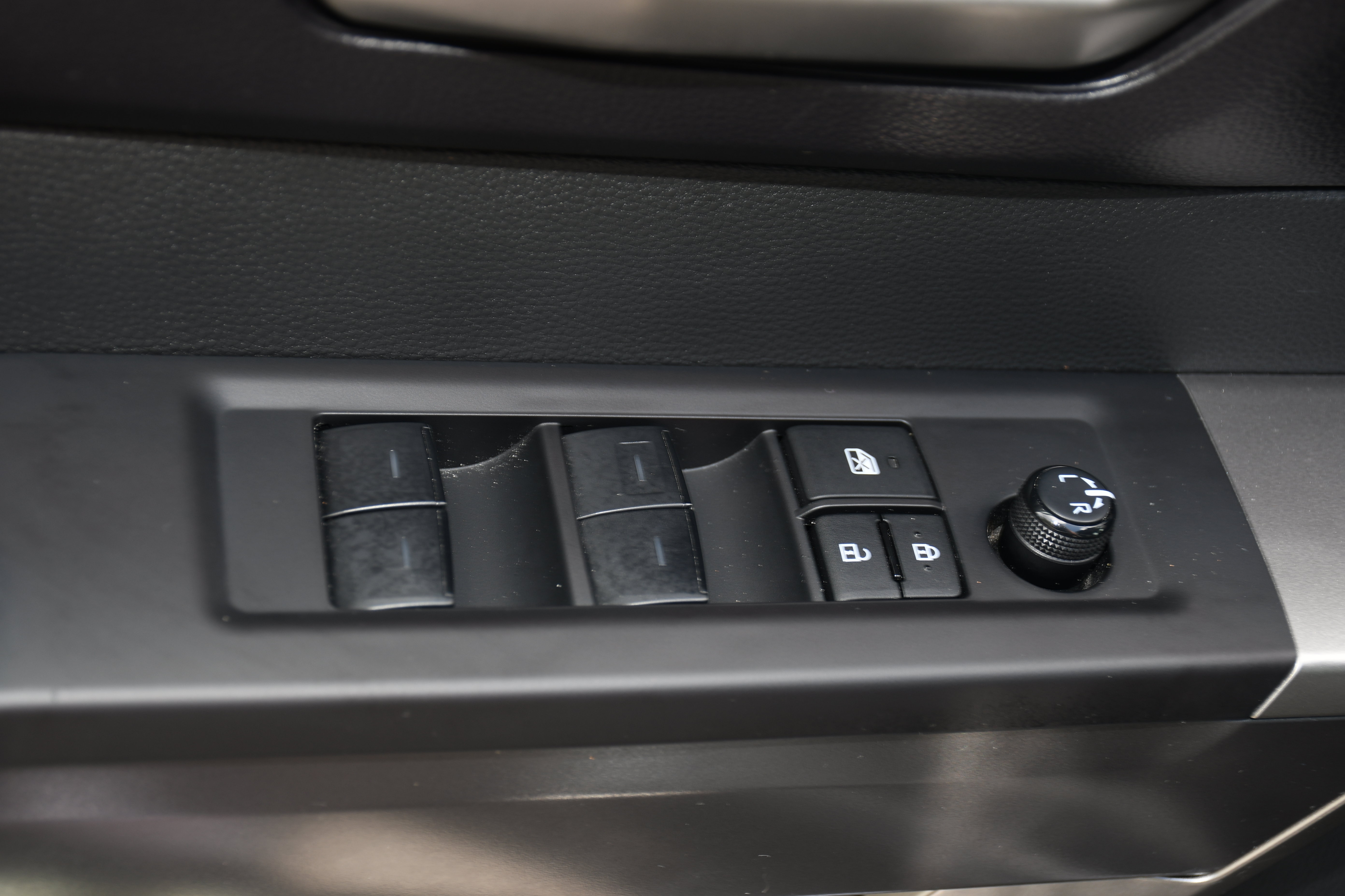 Used 2024 Toyota Tundra SR5 w/ SR5 Convenience Package RWD image 10