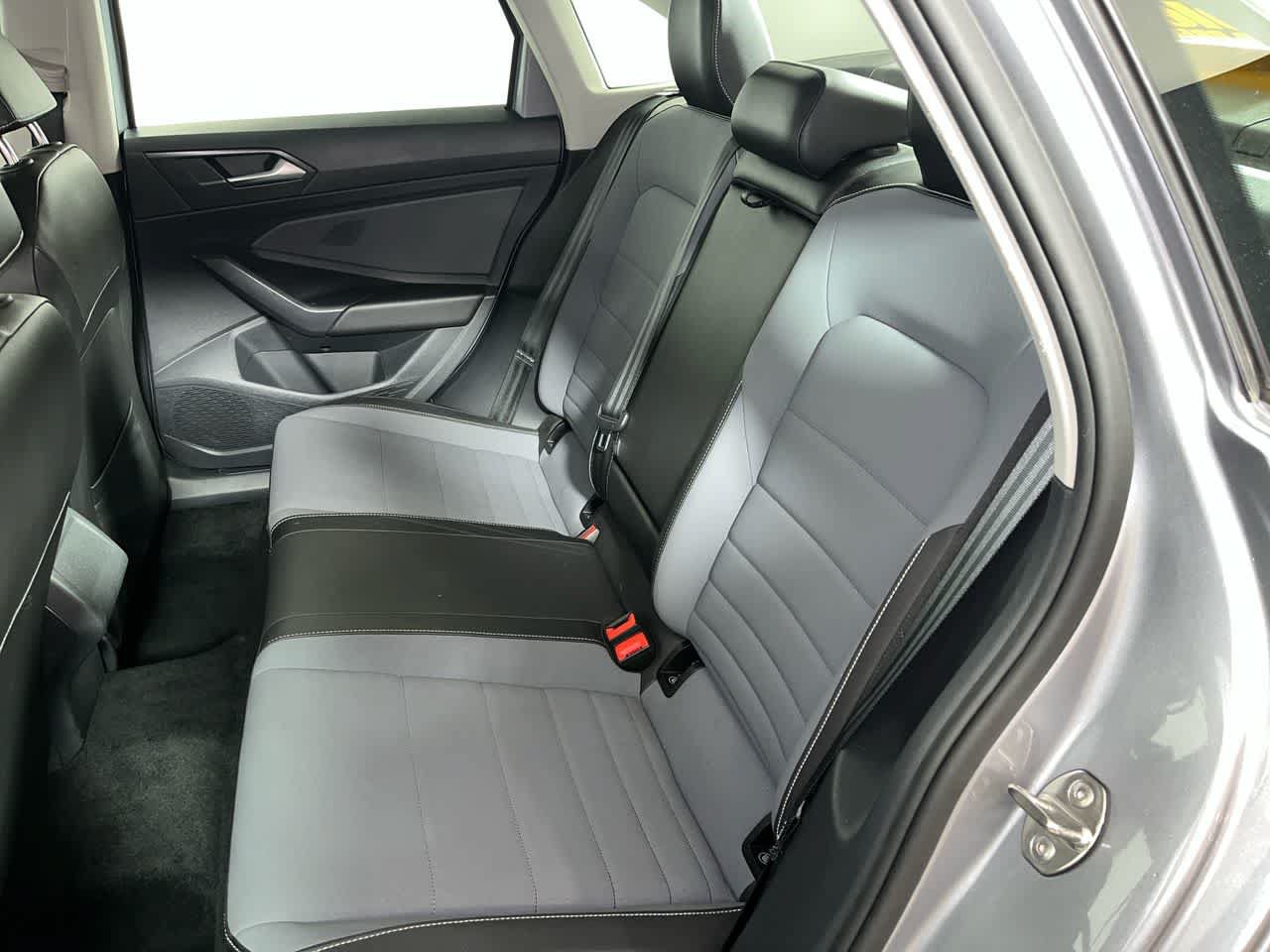 Used 2025 Volkswagen Jetta SE FWD image 27