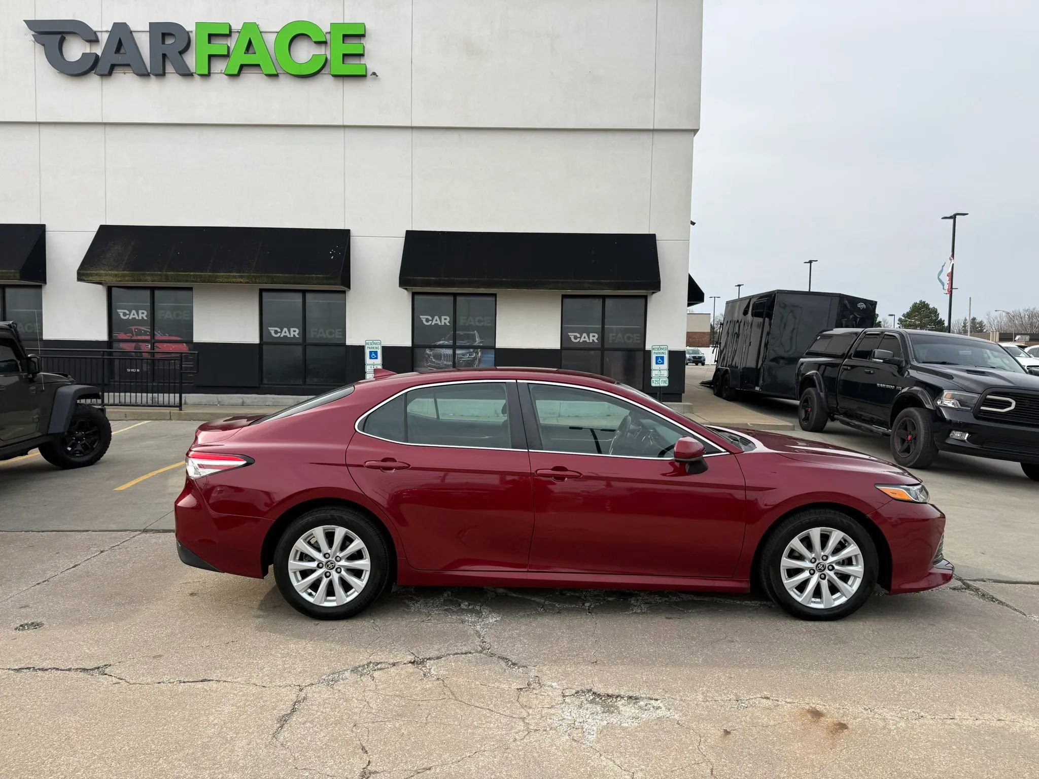 Used 2020 Toyota Camry LE image 16