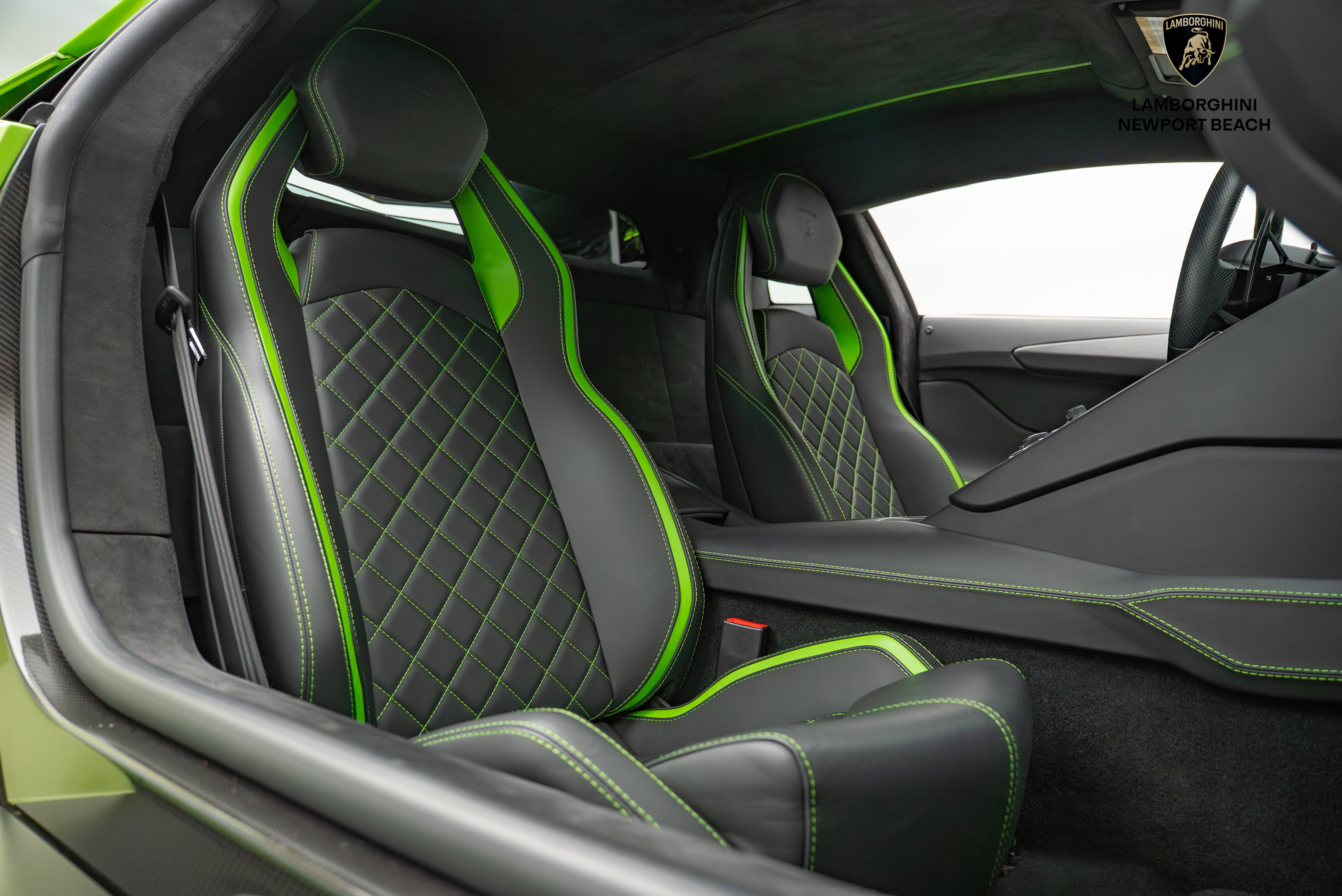 Used 2018 Lamborghini Aventador S image 28