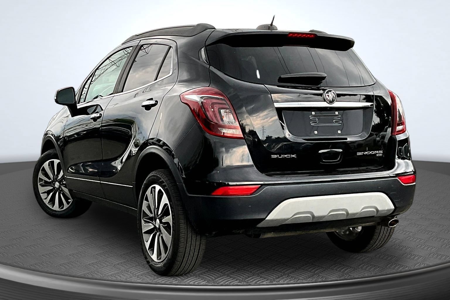 Used 2017 Buick Encore Preferred AWD/4WD image 3