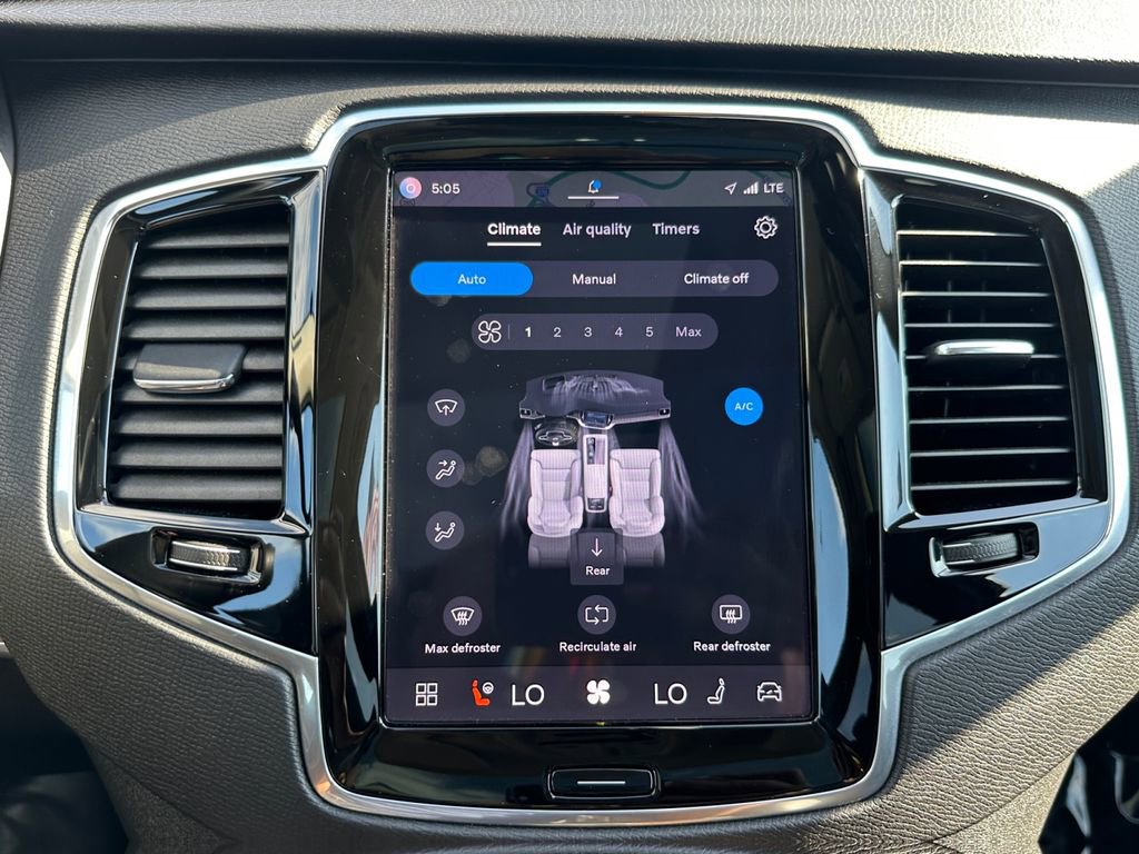 Used 2023 Volvo XC90 B6 Plus w/ Protection Package Premier image 17