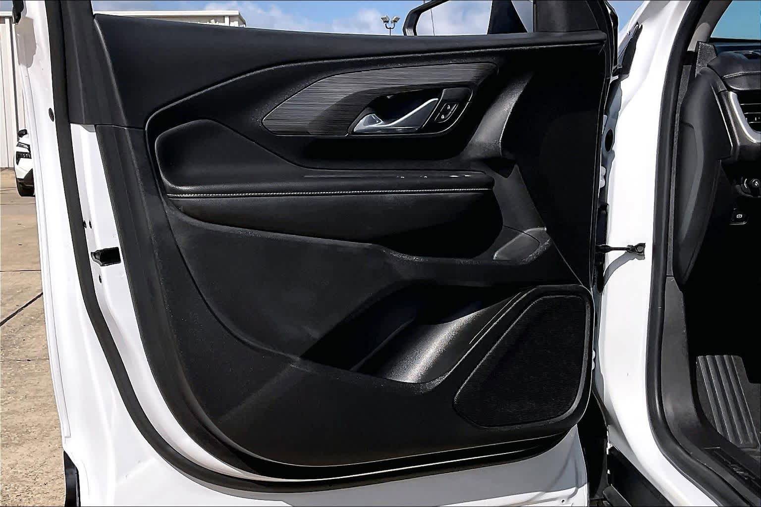 Used 2024 GMC Terrain SLE FWD image 47