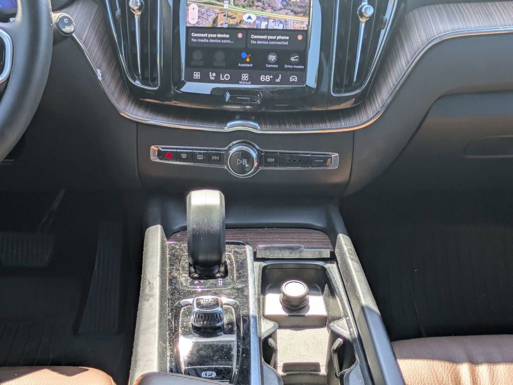 Used 2023 Volvo XC60 B5 Plus w/ Protection Package Premier FWD image 20