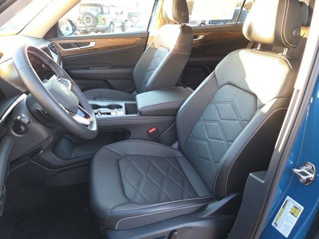 Used 2025 Volkswagen Atlas SE image 9