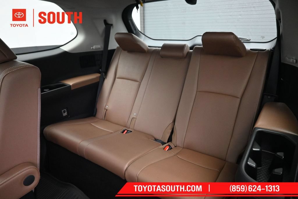 Certified 2025 Toyota Grand Highlander AWD image 31