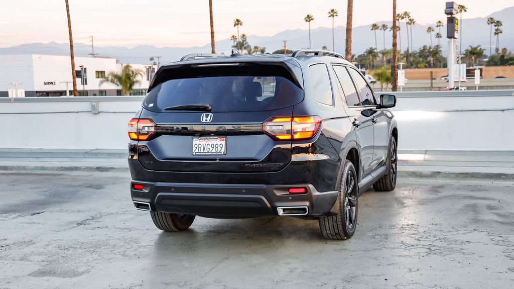 Used 2025 Honda Pilot Black Edition image 9