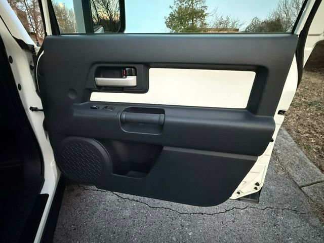 Used 2011 Toyota FJ Cruiser 4WD image 30