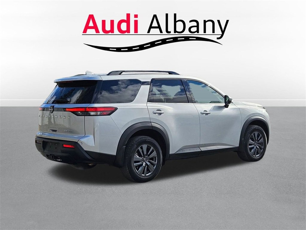 Used 2022 Nissan Pathfinder SV image 4