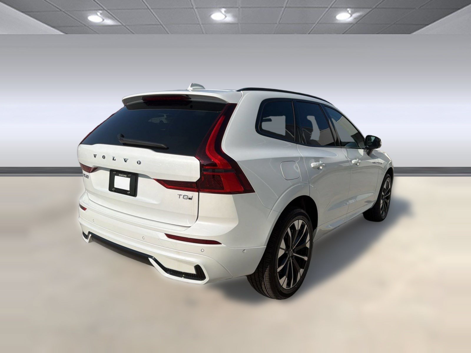 New 2026 Volvo XC60 T8 Plus w/ Climate Package AWD/4WD image 9
