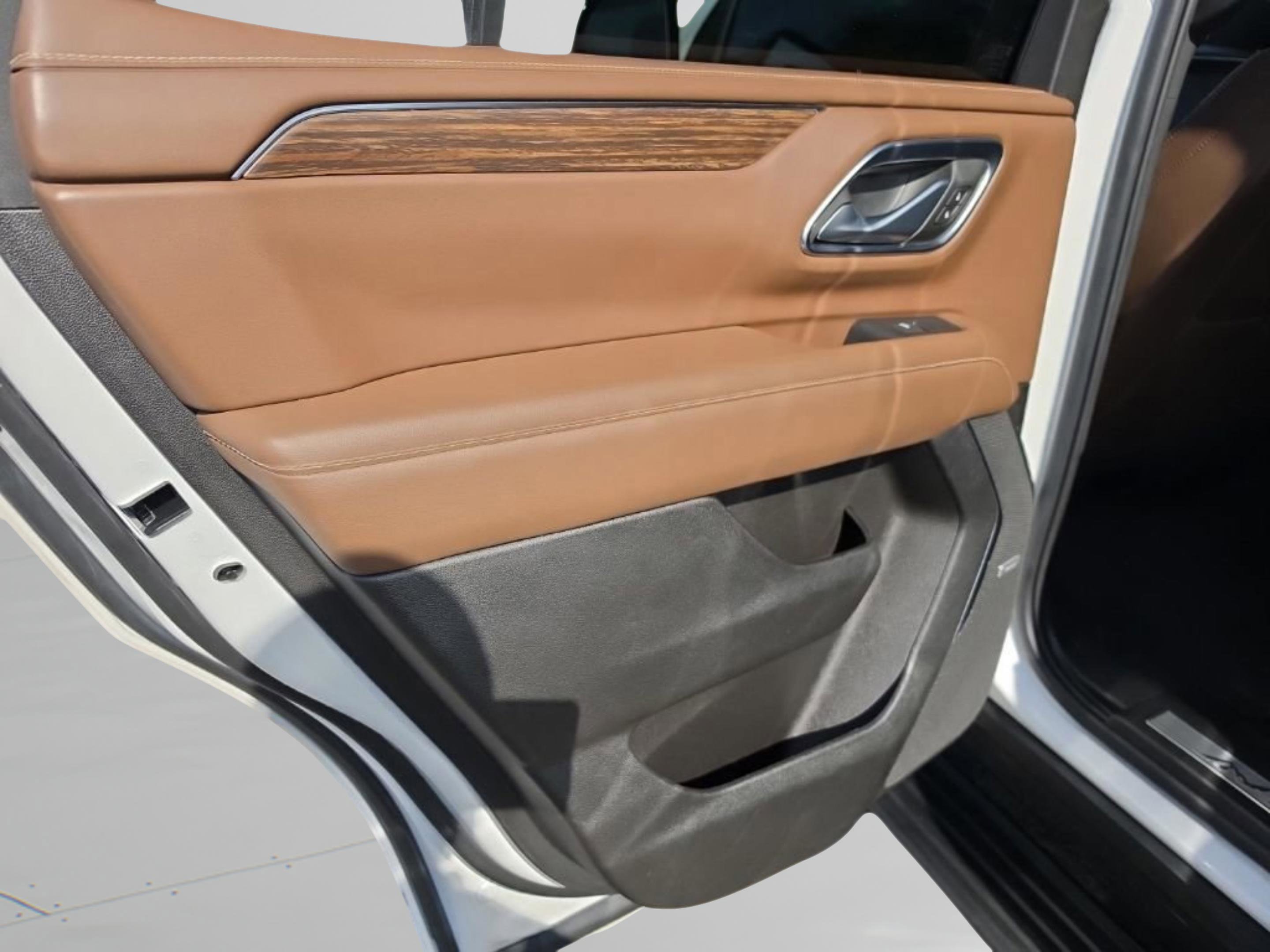 Used 2023 Chevrolet Tahoe High Country w/ Premium Package 2 AWD/4WD image 24