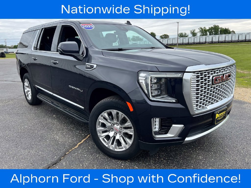 Used 2023 GMC Yukon XL Denali w/ Advanced Technology Package AWD/4WD image 1