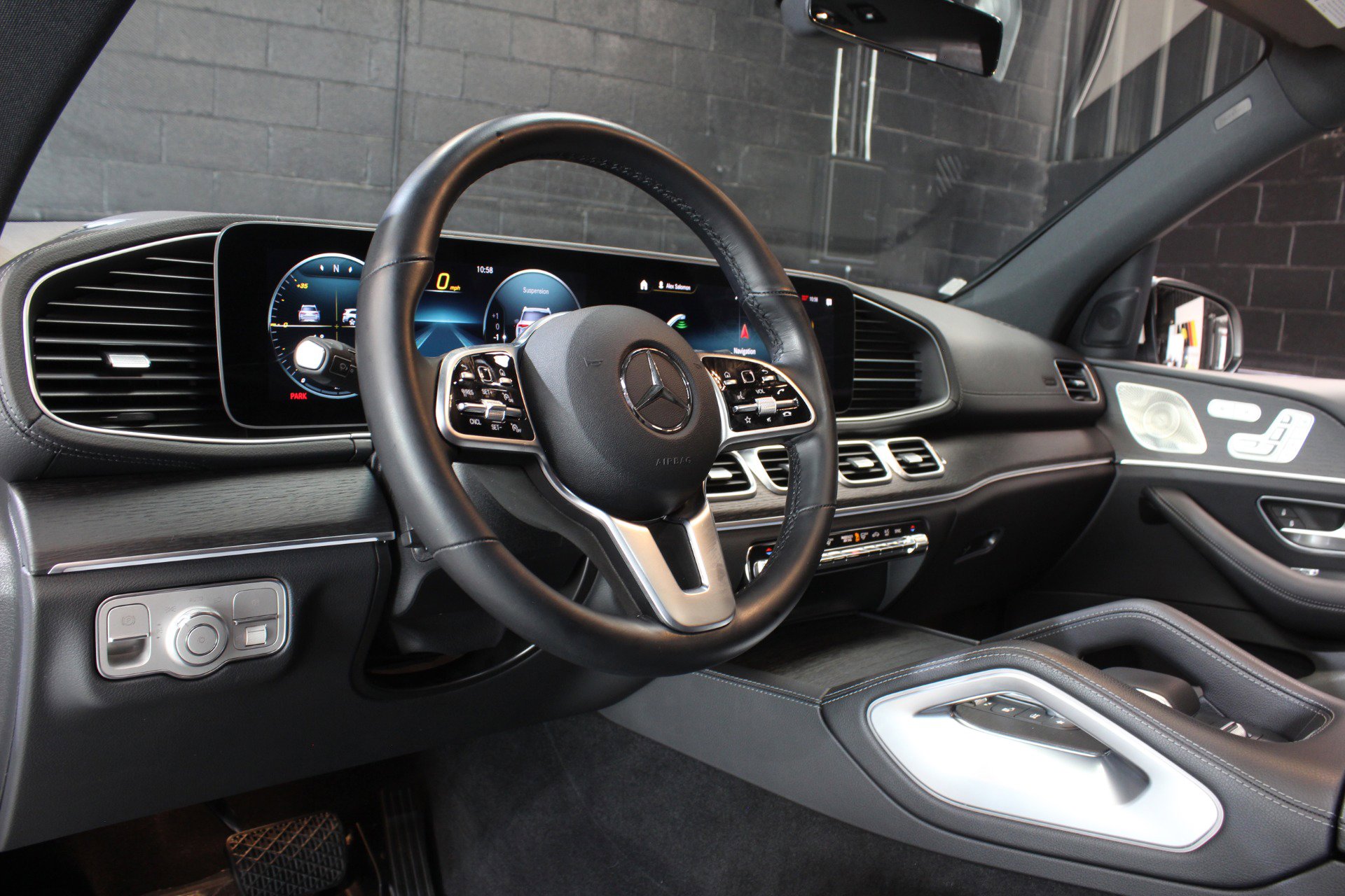 Used 2023 Mercedes-Benz GLS 450 4MATIC image 36