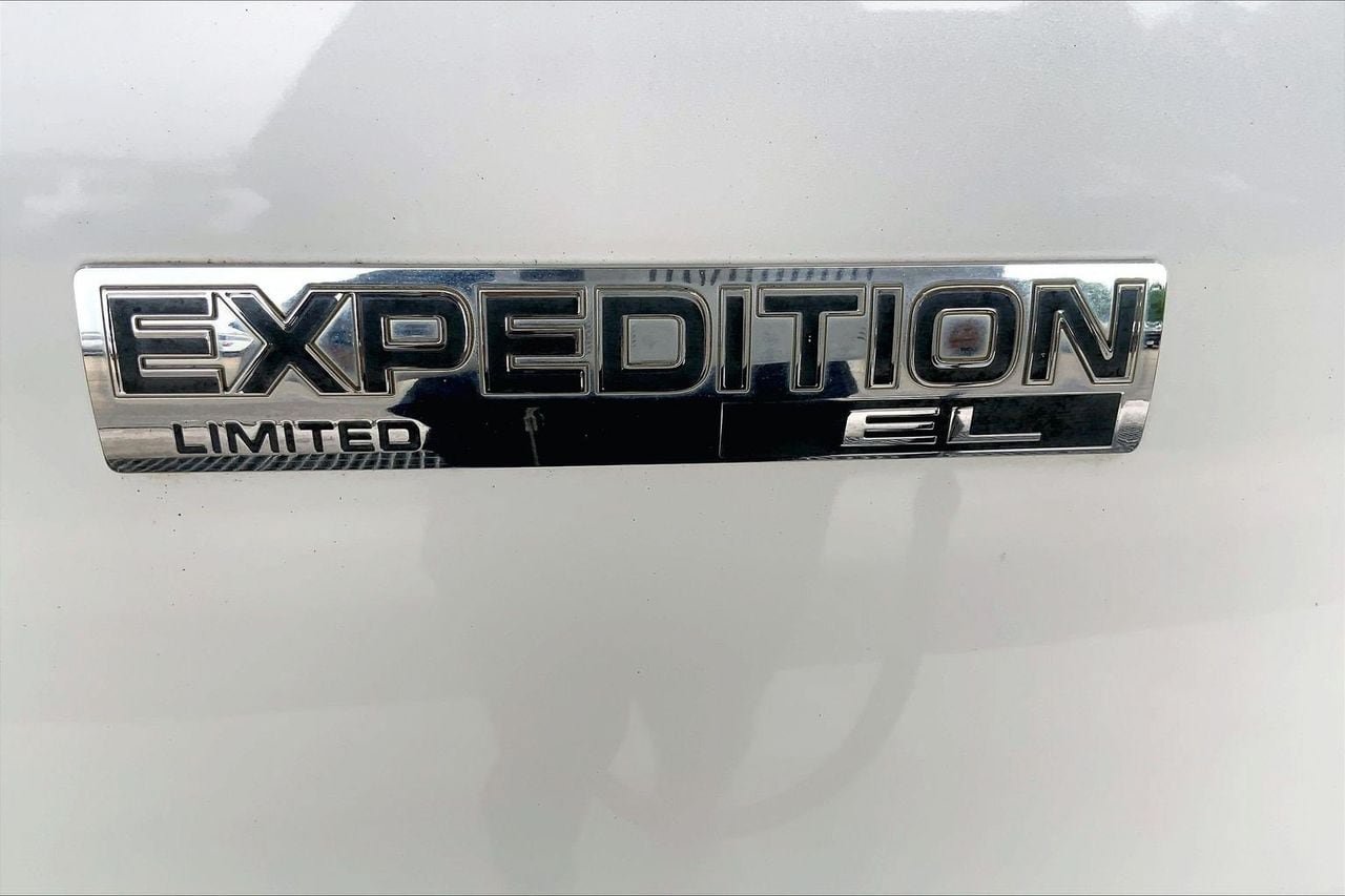 Used 2014 Ford Expedition EL Limited w/ Equipment Group 301A RWD image 9