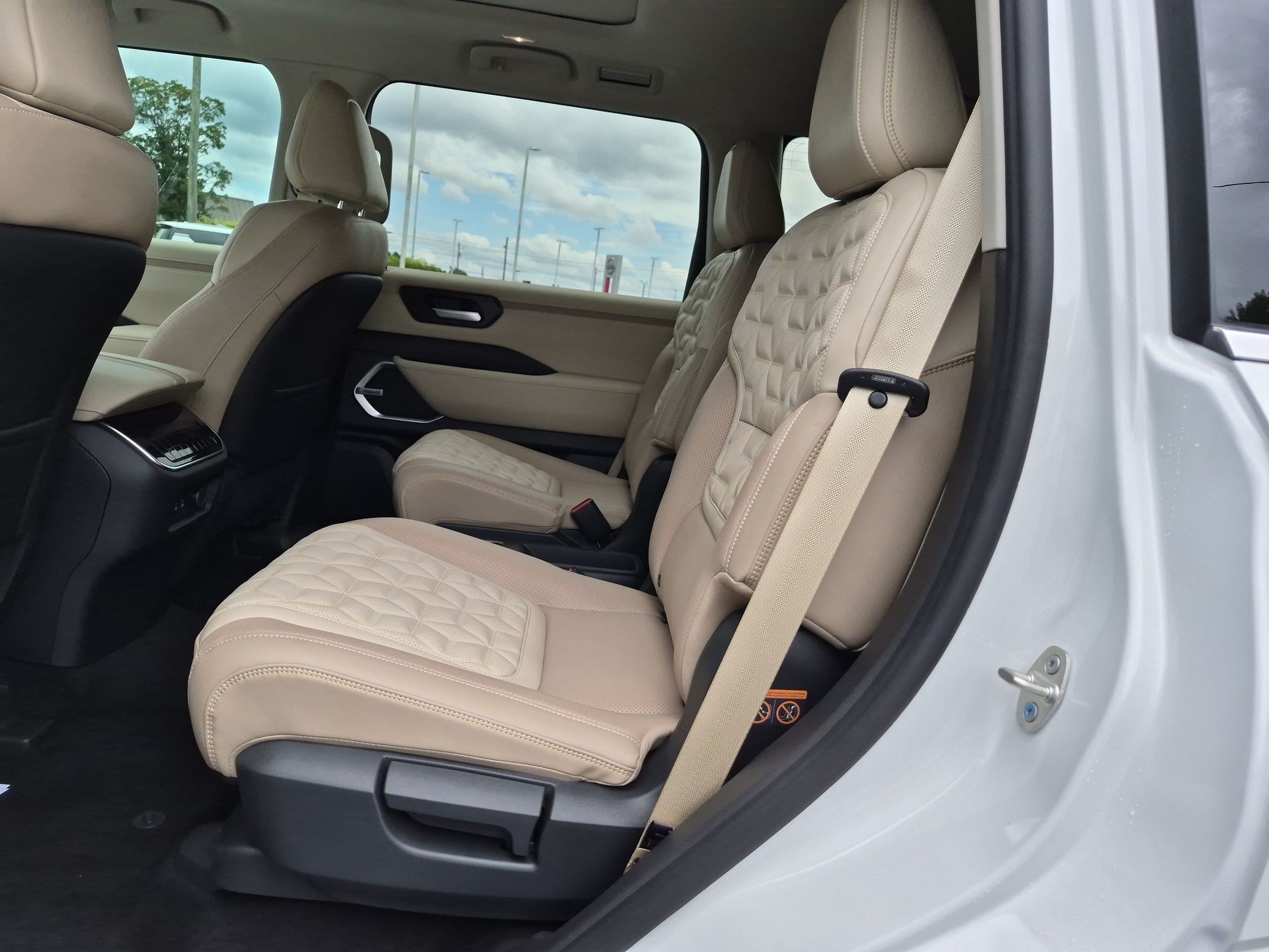 New 2026 Nissan Armada Platinum w/ Accent Package AWD/4WD image 31