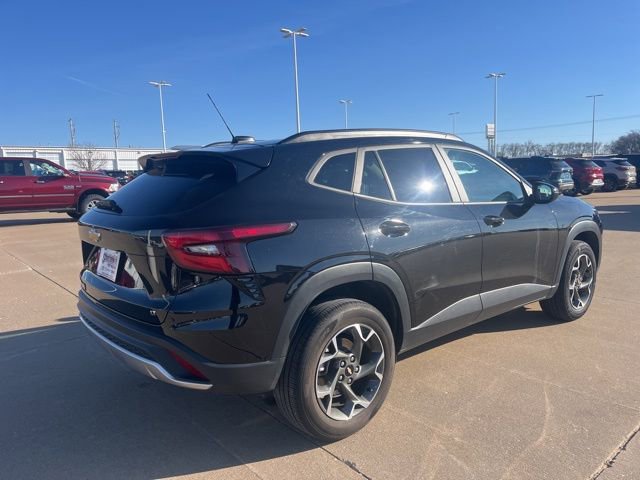 Used 2024 Chevrolet Trax LT image 3