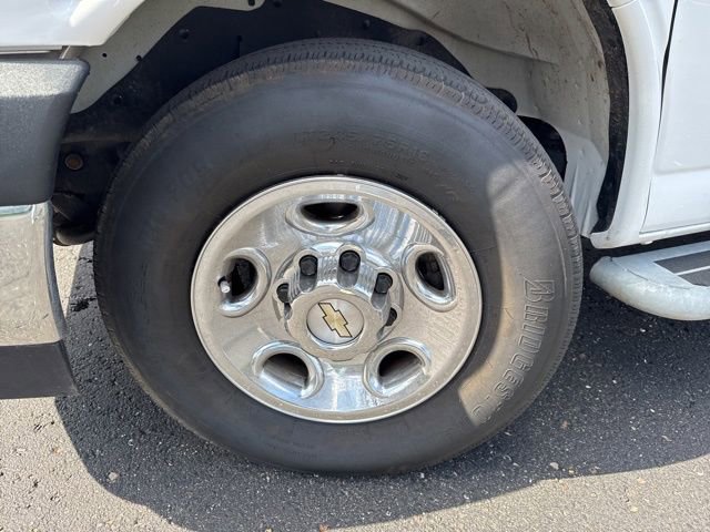 Used 2024 Chevrolet Express 2500 w/ Driver Convenience Package image 25