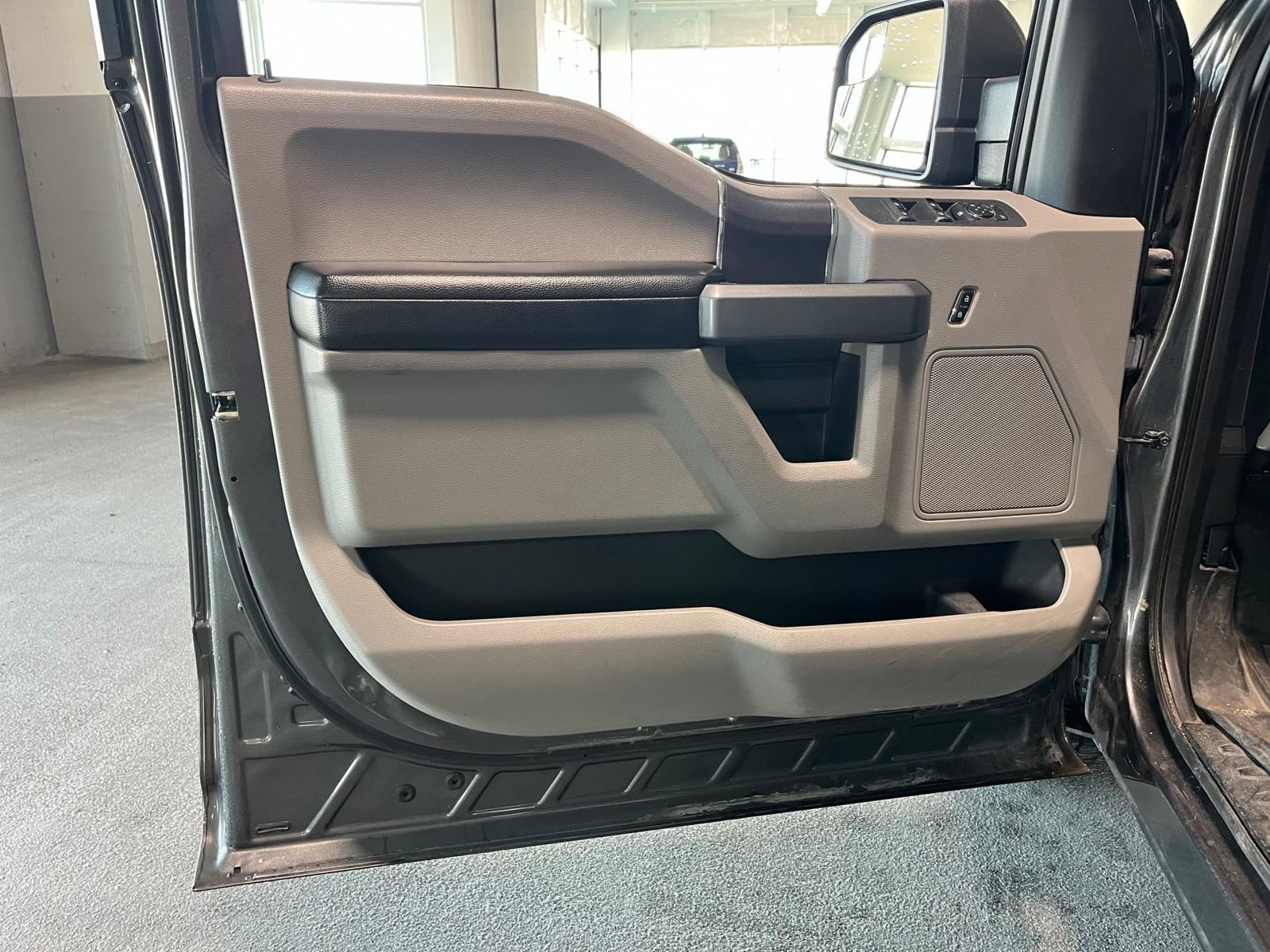 Used 2018 Ford F150 XLT AWD/4WD image 15