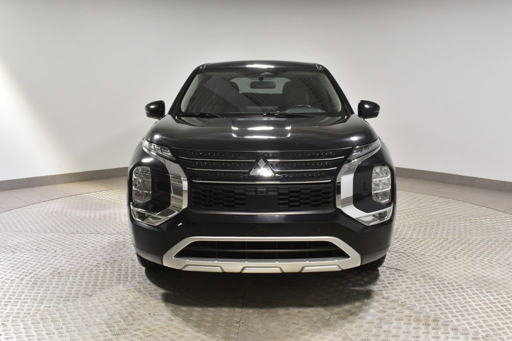 Used 2024 Mitsubishi Outlander SE Black Edition image 8