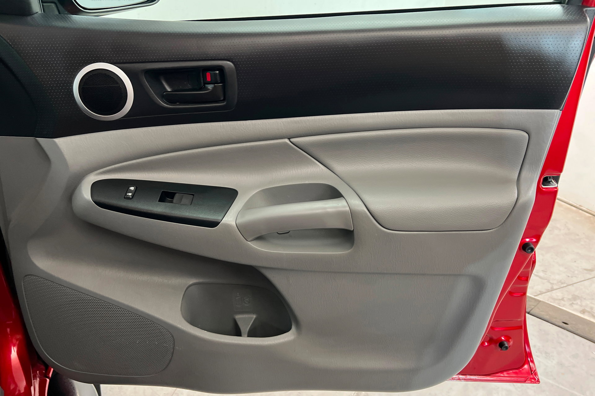 Used 2014 Toyota Tacoma w/ TRD Off-Road Package image 22