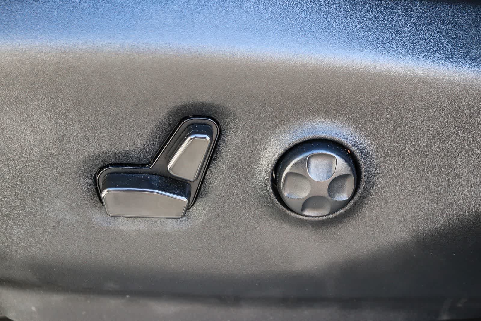 Used 2022 Chrysler Pacifica Touring-L FWD image 22