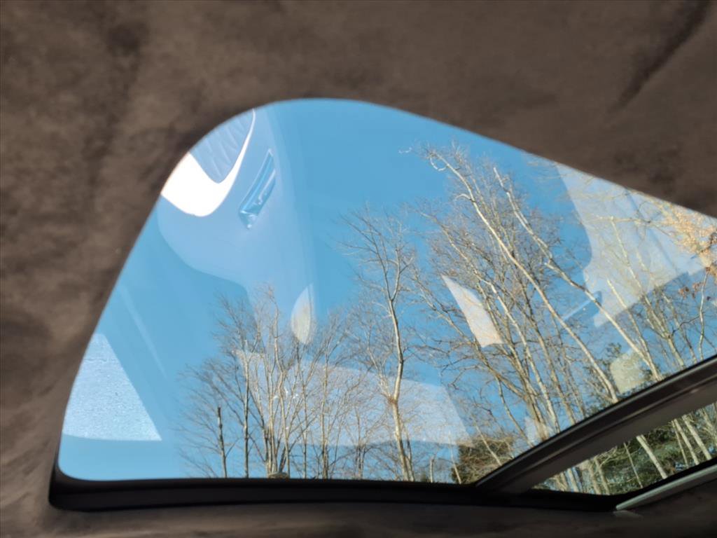 Used 2020 Jaguar F-PACE SVR image 17