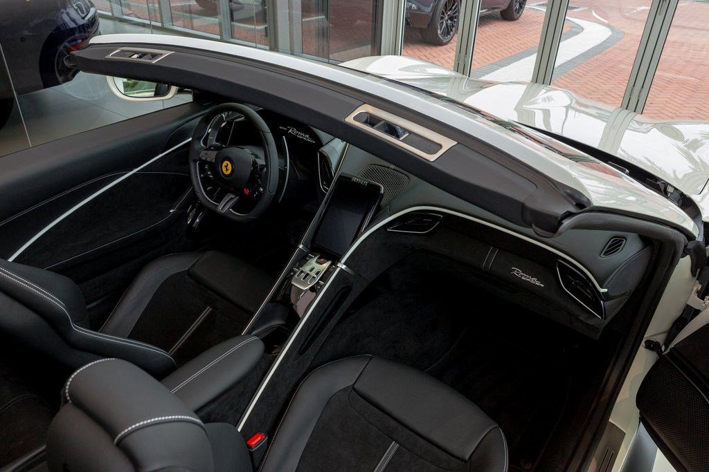 Used 2024 Ferrari Roma Spider image 29