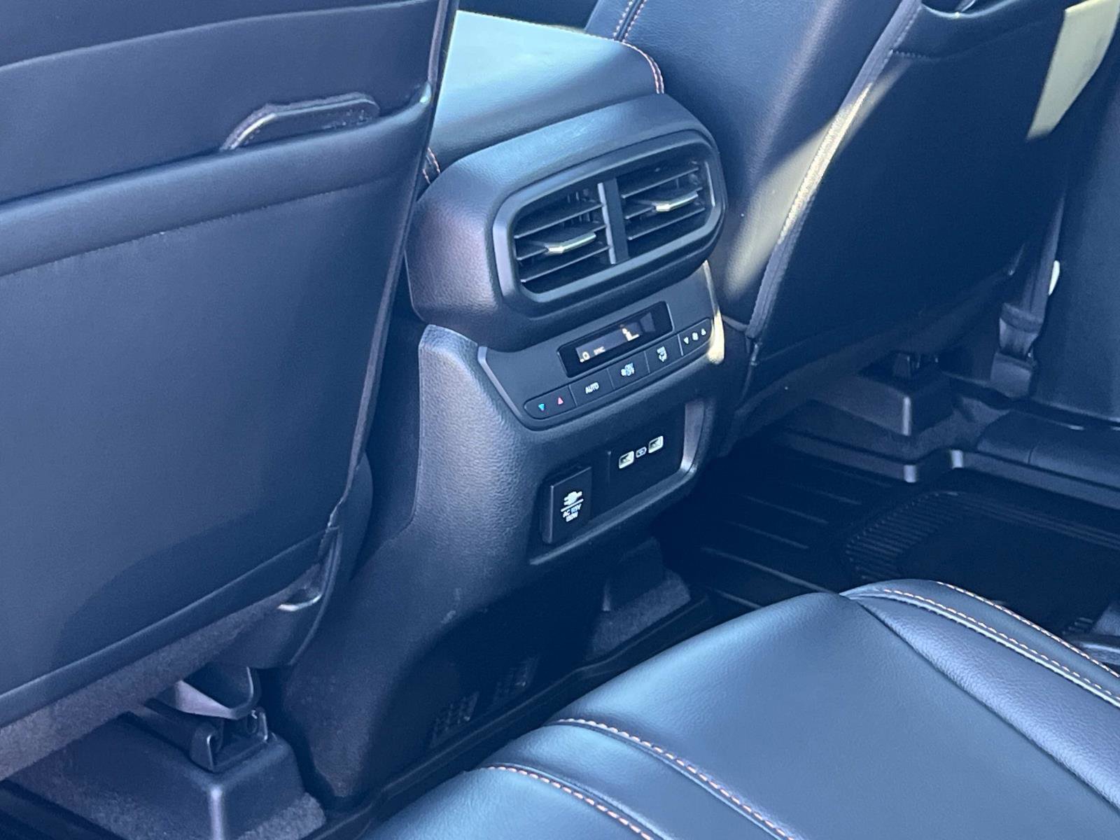 Used 2023 Honda Pilot TrailSport image 25