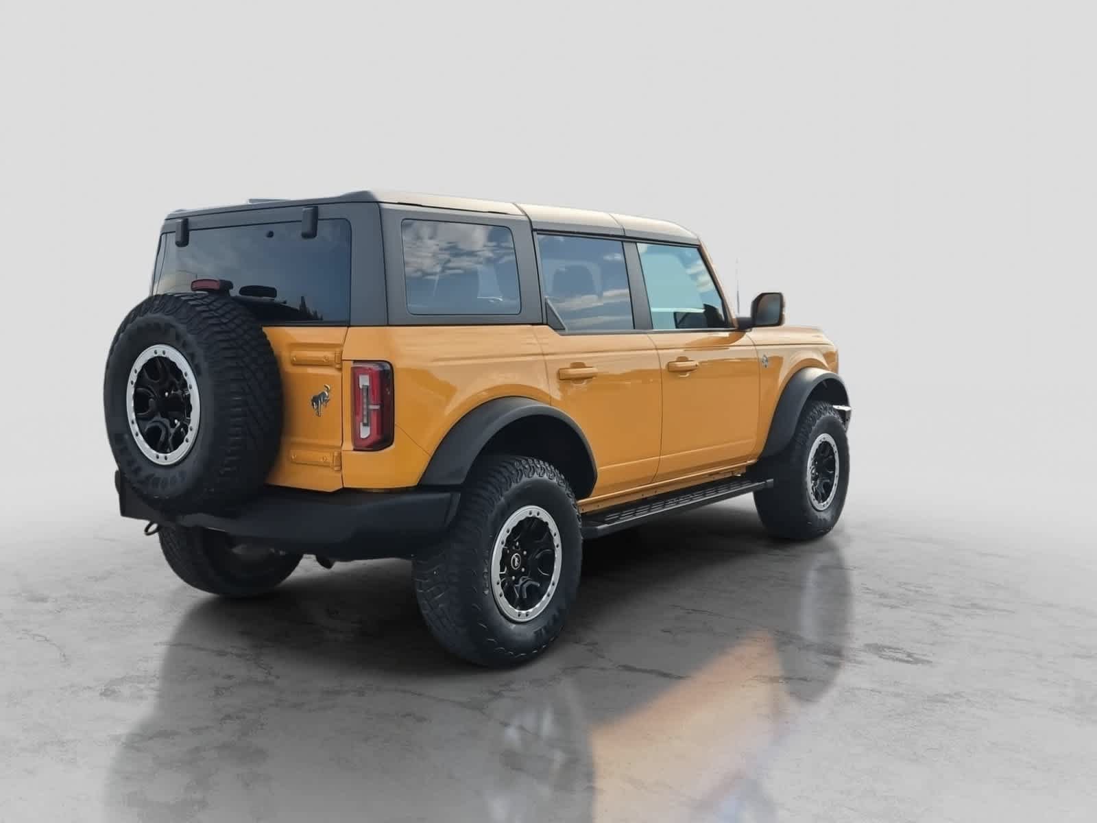 Used 2022 Ford Bronco Outer Banks w/ Sasquatch Package AWD/4WD image 8