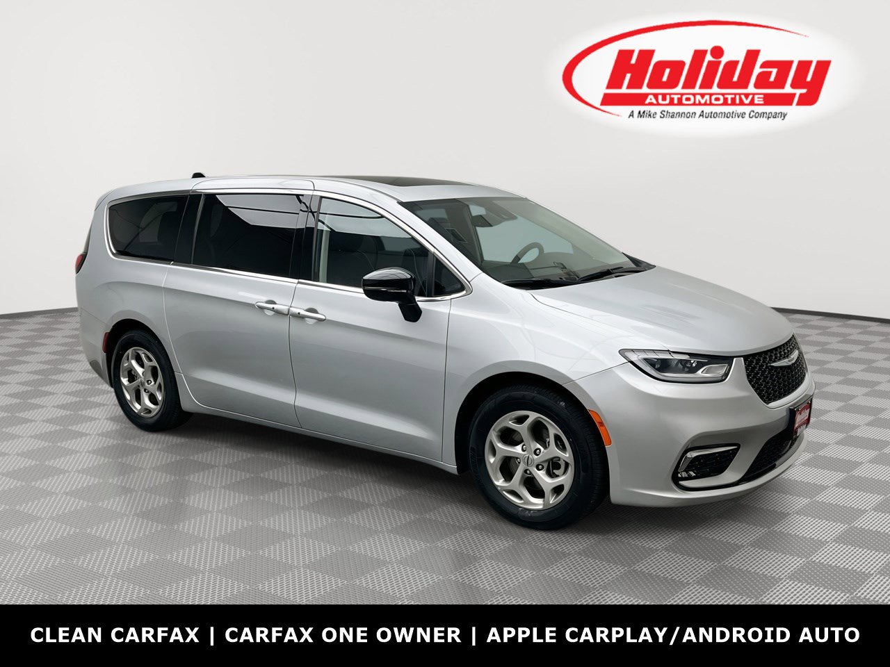 Used 2024 Chrysler Pacifica Limited FWD image 1