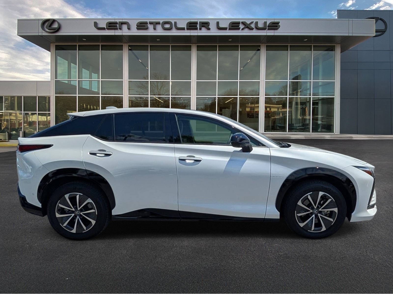 Used 2024 Lexus RZ 450e Premium w/ Technology Package AWD/4WD video 2