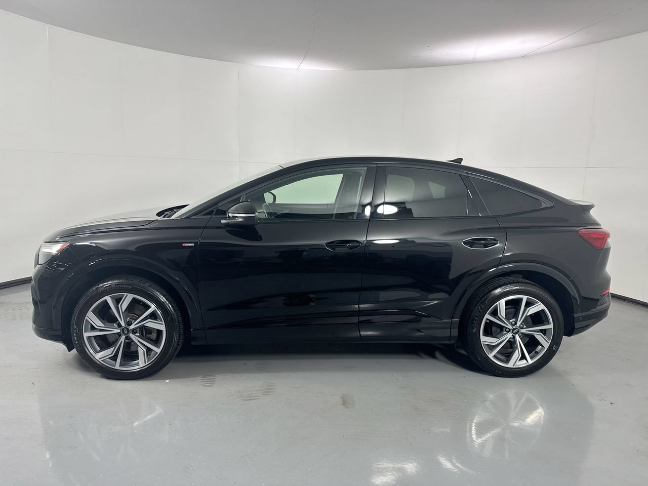Used 2023 Audi Q4 e-tron Premium Plus w/ Premium Plus AWD/4WD image 30