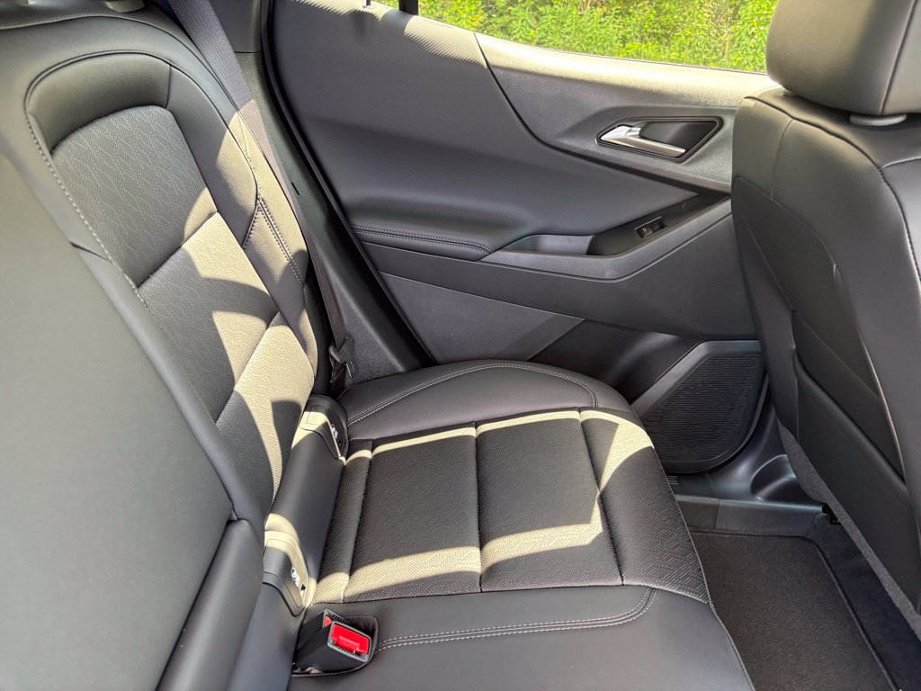 New 2026 Chevrolet Equinox LT w/ Convenience Package II FWD image 43