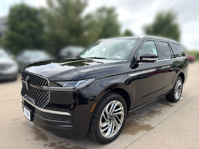 New 2026 Lincoln Navigator Reserve AWD/4WD image 11