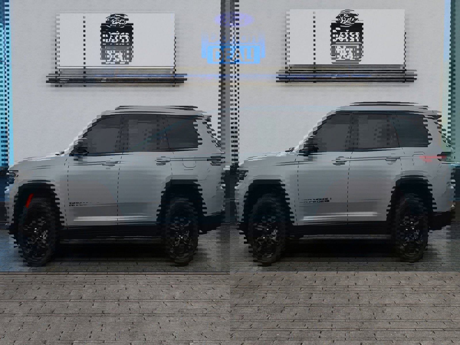 Used 2023 Jeep Grand Cherokee L Laredo image 6