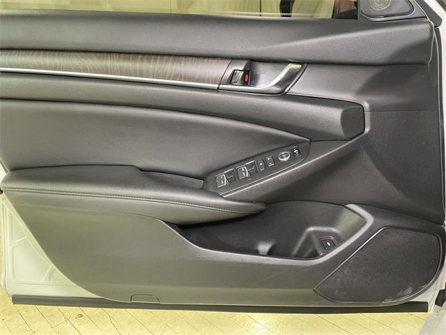Used 2020 Honda Accord EX image 32