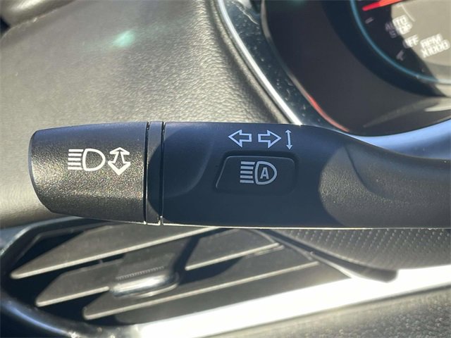 Used 2023 Chevrolet Traverse RS image 35