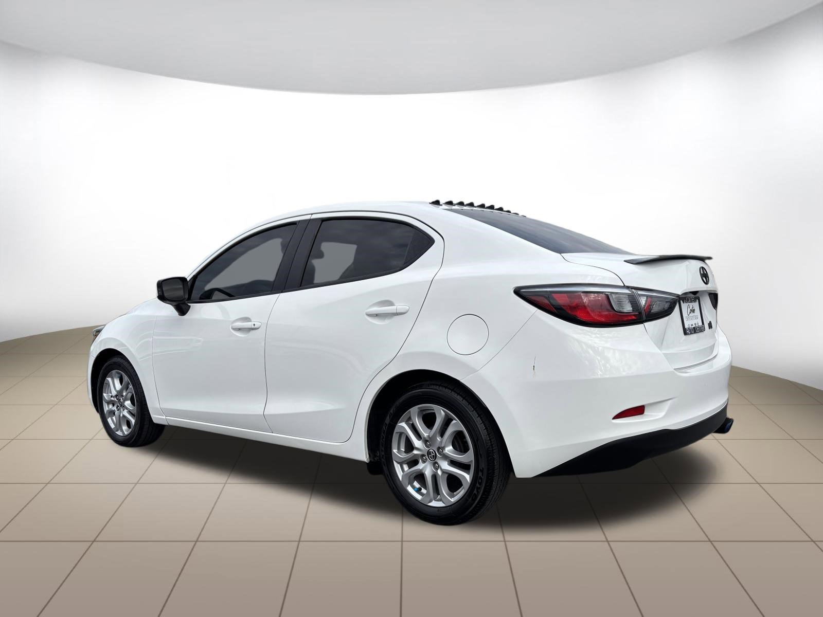 Used 2016 Scion iA FWD image 5